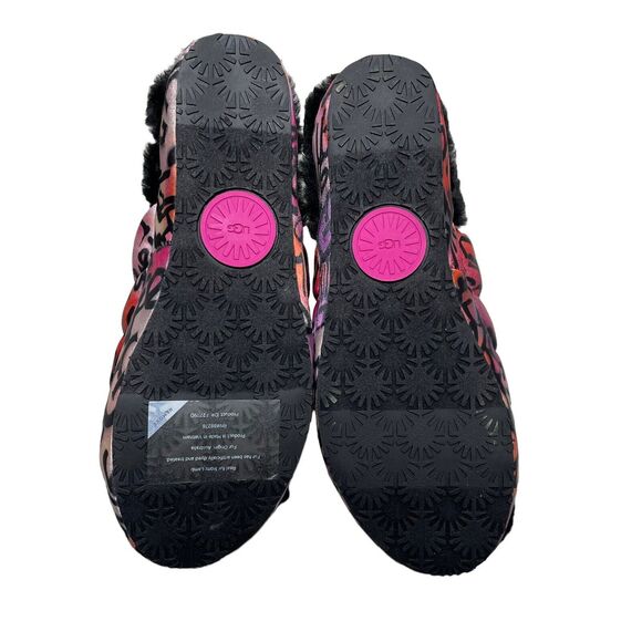 UGG Slippers Womens Size 5 Puff Yeah Pop Graffiti Purple Print Quilted - Picture 3 of 3